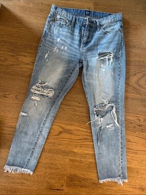 GAP JEANS BEST GIRLFRIEND DISTRESSED JEANS SIZE 25